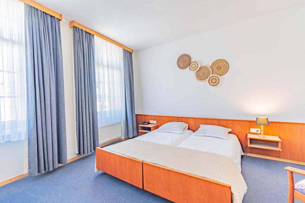 Hotel Le Petit Poete Echternach Zewnętrze zdjęcie