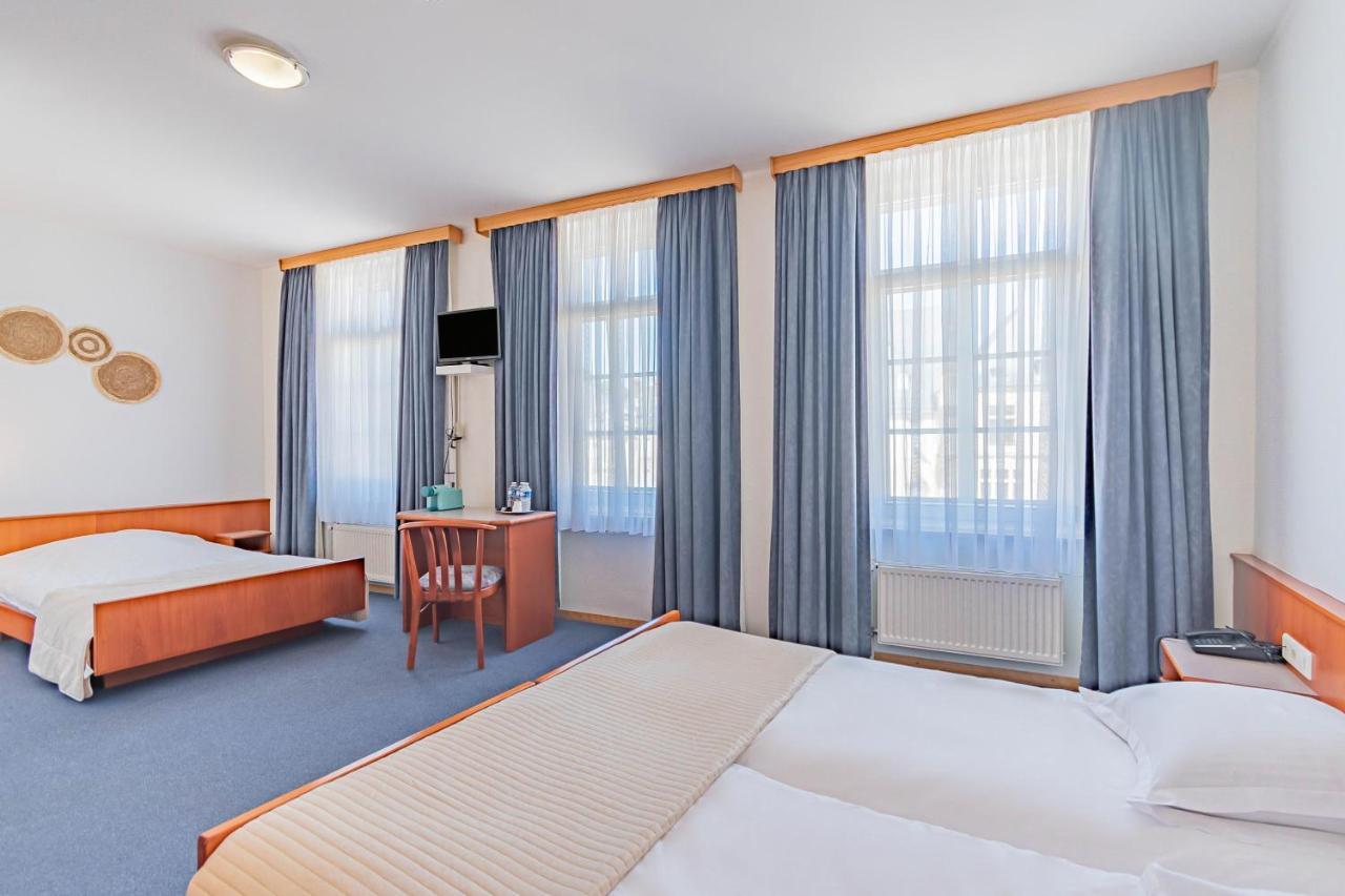 Hotel Le Petit Poete Echternach Zewnętrze zdjęcie