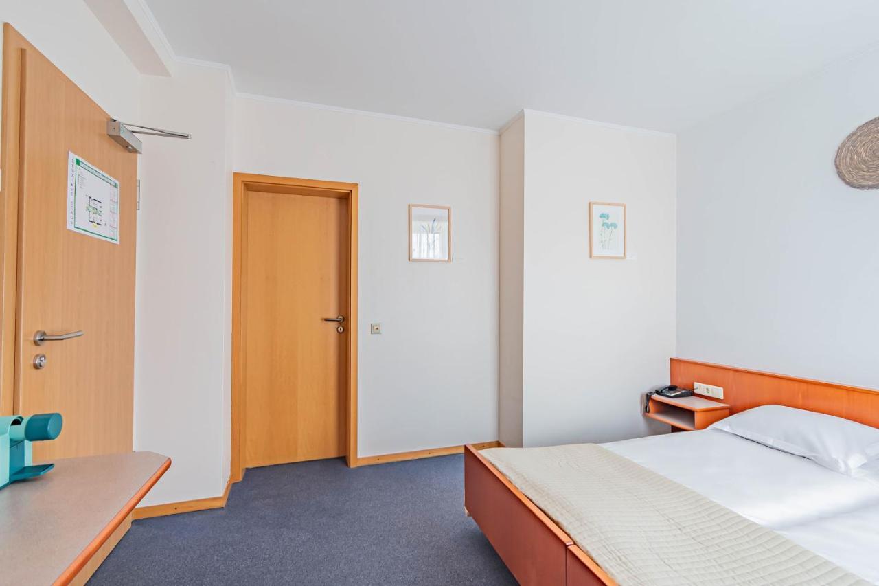Hotel Le Petit Poete Echternach Zewnętrze zdjęcie