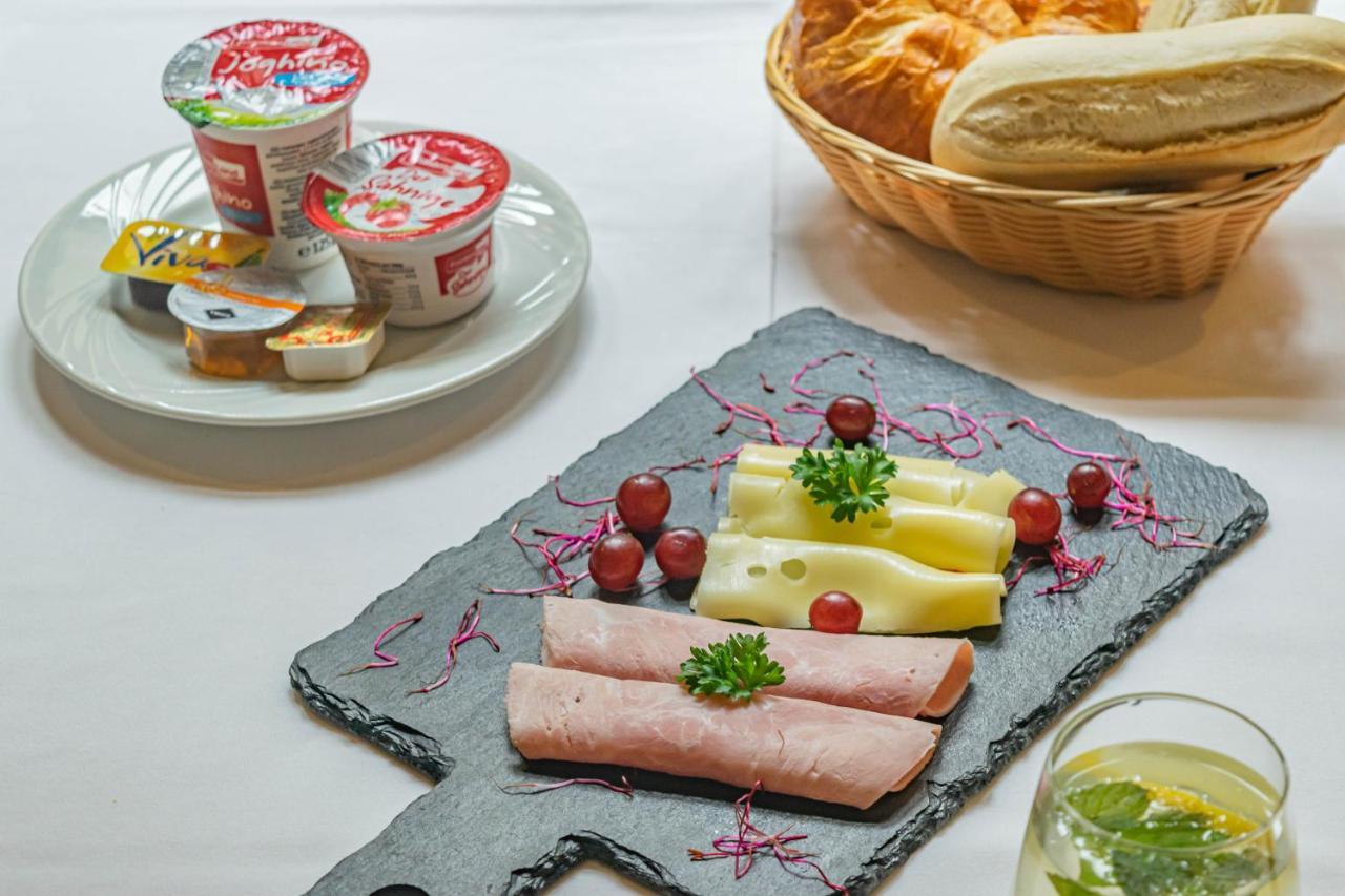 Hotel Le Petit Poete Echternach Zewnętrze zdjęcie